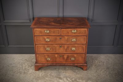 18th Century Walnut Chest of Drawers 18th century chest of drawers Antique Chest Of Drawers 8