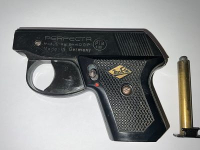 PISTOL ( THE PERFECTA ) .22 Starting pistol Antique Guns 3