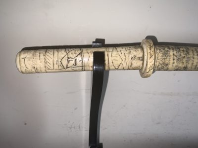 JAPANESE SHORT SWORD DECORATED BONE SCABBARD - Image 3