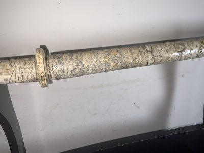 JAPANESE SHORT SWORD DECORATED BONE SCABBARD - Image 11