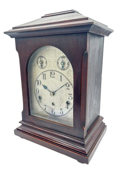 Fabulous Musical Westminster Chime Bracket Clock – 8 Day musical Clock Antique oak plate back dresser. Antique Clocks 6