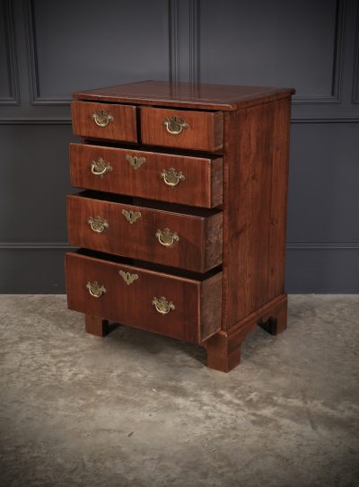 Georgian Mahogany Chest of Small Proportions 18th century chest of drawers Antique Chest Of Drawers 7