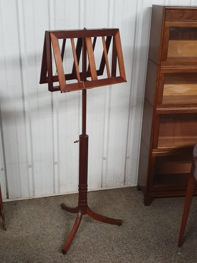 Good 1920's Duet Music Stand