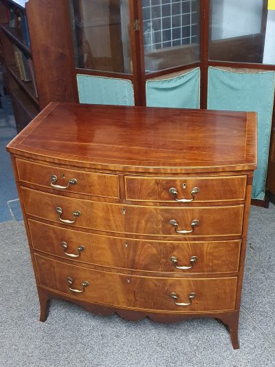 Good Antique Bow Front Chest of Drawers