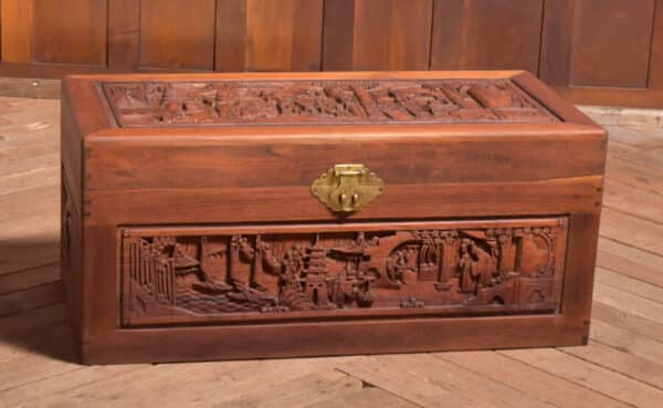 Chinese Camphor Wood Blanket / Storage Box SAI2525