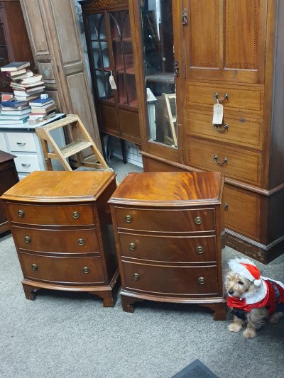 Good Antique Style 1940's Pair of Small Chest of Drawers