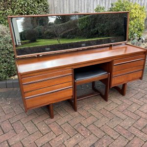 William Lawrence Dressing Table and Stool Bedroom Furniture Antique Dressing Tables