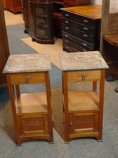 Good Antique Pair of Oak Bedside Table Cabinets