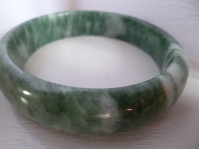 JADE BANGLE   6 CM INSIDE