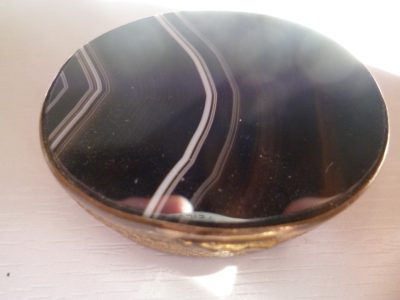 AGATE VICTORIAN BOX   4.5 BY 3.5 CM BY 1.5 DEEP