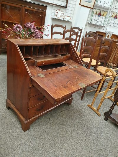 Good Antique Georgian Walnut Writing Desk Bureau - Image 4