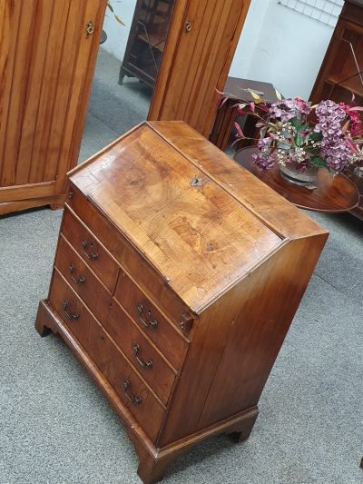 Good Antique Georgian Walnut Writing Desk Bureau - Image 8