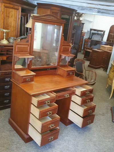 Good Antique Victorian Dressing Table - Image 3