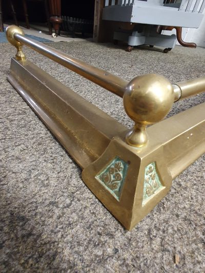 Good Antique Victorian Brass Fire Fender - Image 4