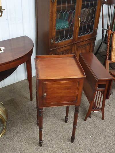 Antique Georgian Bedside Table Cabinet - Image 2