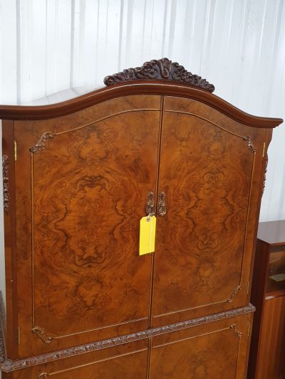 Good Antique 1930's Walnut Cocktail Drinks Cabinet - Image 8