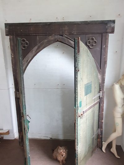 Large Antique Arch Top Gothic Door - Image 9