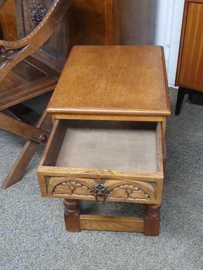 Small Vintage 1940's Oak Lamp Side Table - Image 3