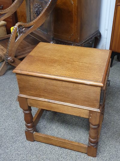 Small Vintage 1940's Oak Lamp Side Table - Image 2