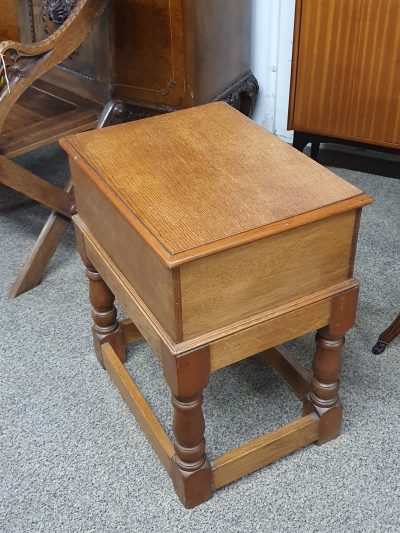 Small Vintage 1940's Oak Lamp Side Table - Image 5