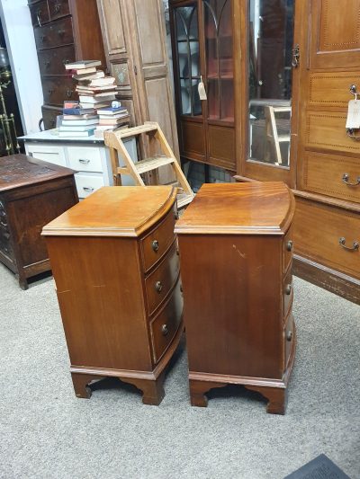 Good Antique Style 1940's Pair of Small Chest of Drawers - Image 2