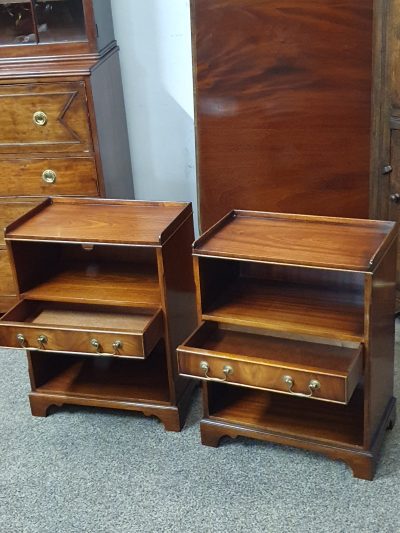 Good Vintage Pair of Bedside Tables Cabinet's - Image 3