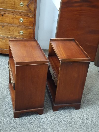 Good Vintage Pair of Bedside Tables Cabinet's - Image 2