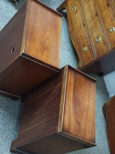 Good Vintage Pair of Bedside Tables Cabinet's - Image 5