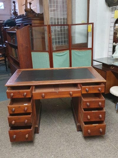 Antique Victorian Oak Desk - Image 4