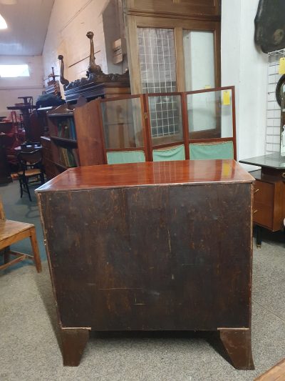 Good Antique Bow Front Chest of Drawers - Image 9