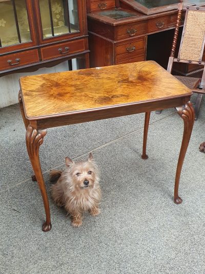 Good Antique 1920's Walnut Side Table - Image 3