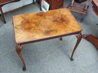 Good Antique 1920's Walnut Side Table - Image 5