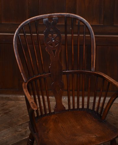 Wheel-back Elm Windsor Chair SAI3618 - Image 3