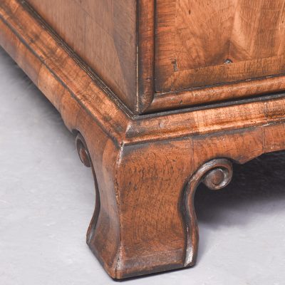 Early Georgian-Style Walnut Freestanding Kneehole Writing Desk - Image 2