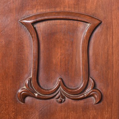 Elegant Pair of George III Mahogany Hall Chairs - Image 3