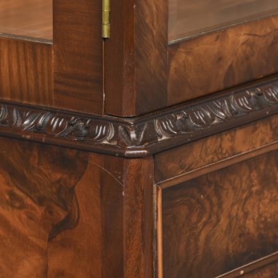 Georgian-Style Burr Walnut Glazed Display Cabinet on A Carved Stand - Image 3