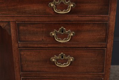 George III Cuban Mahogany Kneehole Desk - Image 13