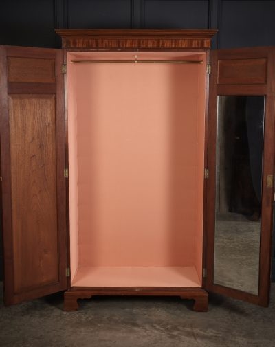 Georgian Mahogany Wardrobe - Image 4