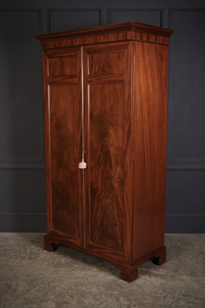 Georgian Mahogany Wardrobe - Image 6