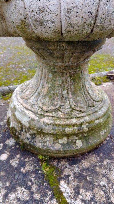 Good 1920's Pair of Garden Urns - Image 4