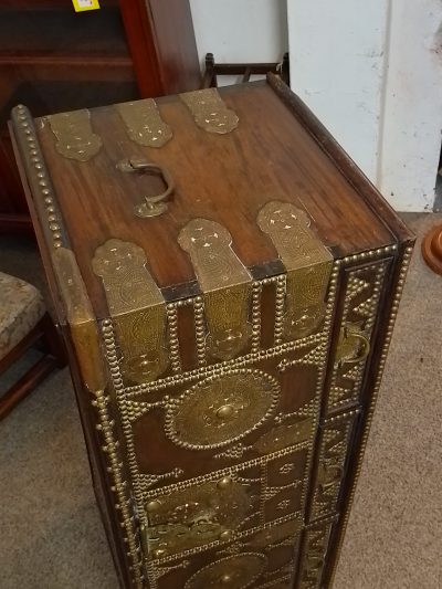 Good Antique 19thC Zanzibar Box Chest - Image 10