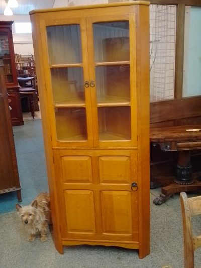 Antique 1930's Cotswold Oak Corner Cabinet - Image 3