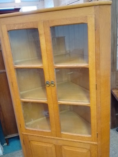 Antique 1930's Cotswold Oak Corner Cabinet - Image 5