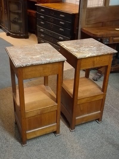 Good Antique Pair of Oak Bedside Table Cabinets - Image 6