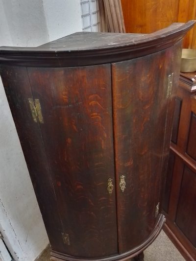 Antique Georgian Bow Front Hanging Corner Cupboard - Image 2