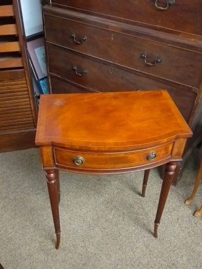 Small Antique Style Lamp Side Table - Image 4