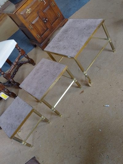 Good Antique 1930's Brass Nest of Tables - Image 4