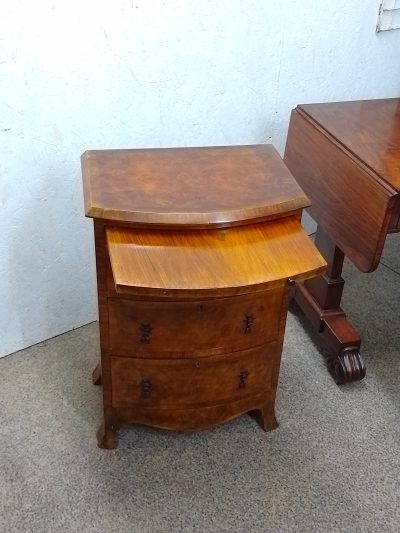 Small 1930's Walnut Chest of Drawers - Image 5