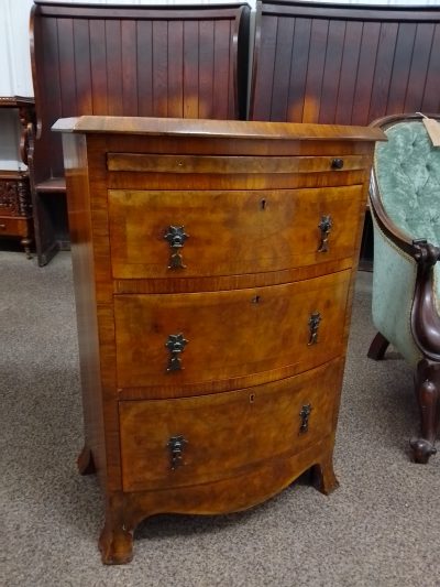 Small 1930's Walnut Chest of Drawers - Image 7