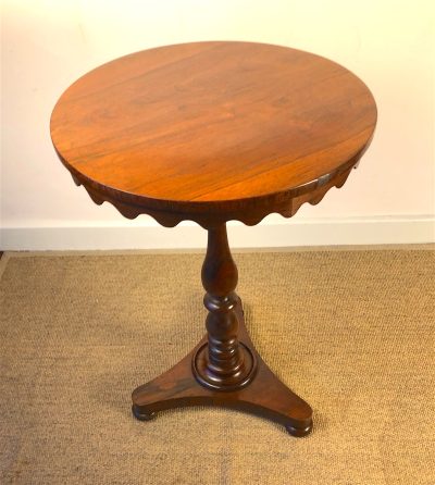 A Good Victorian Rosewood Pedestal Table, Lamp Table, End Table, Occasional Table C.1860 - Image 9